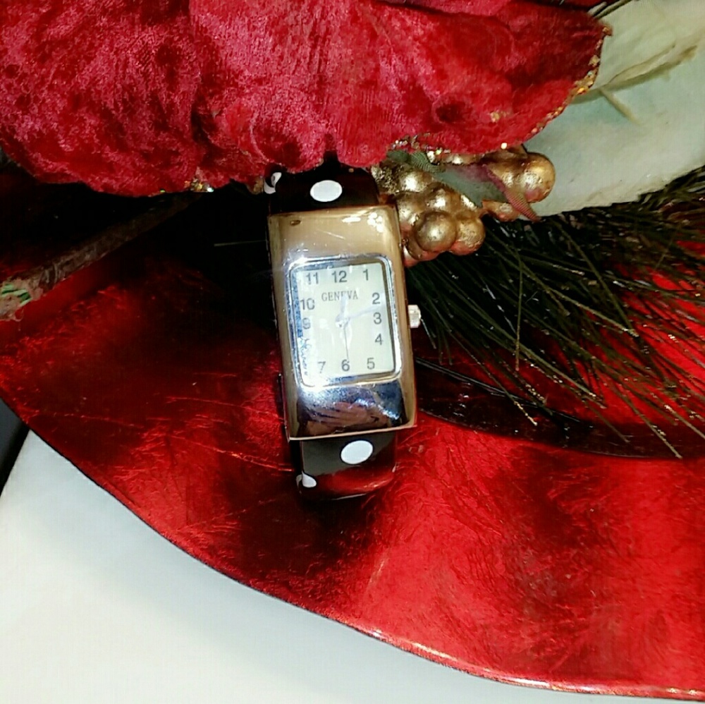 Stylish Watch - Picture 7 of 7